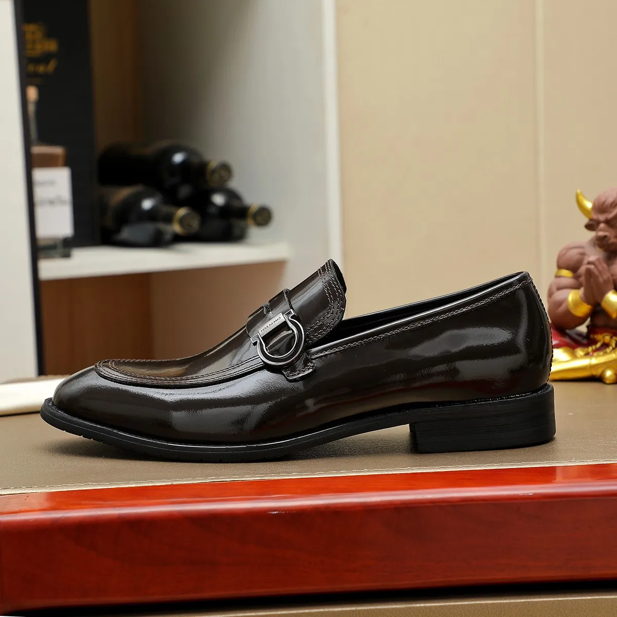 Men's shoes 💰460 Ferragamo [Ferragamo] top imported suit men's shoes 💯Original copy of the official website, product materials: selected imported embossed calfskin + luxury hardware buckle accessories ~ imported water-dyed cow 🐂 leather lining. Strong three-dimensional visual effect, original combination outsole, multiple colors available😘 Size: 39-44 (38.45.46. Customized)